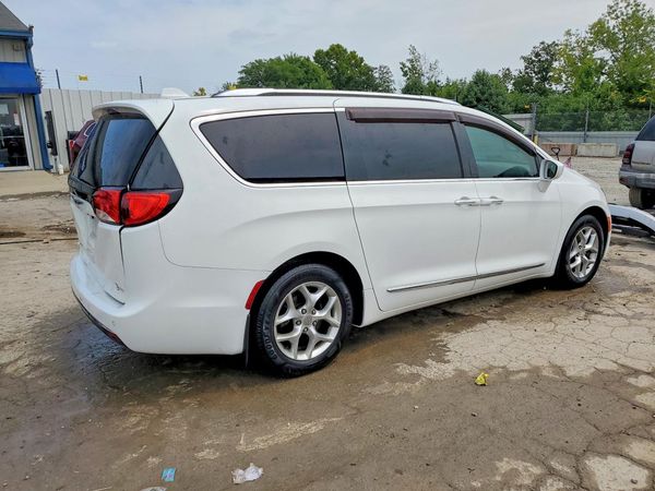 2017 CHRYSLER PACIFICA Touring L Plus