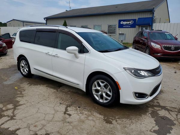 2017 CHRYSLER PACIFICA Touring L Plus
