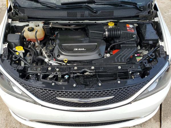 2017 CHRYSLER PACIFICA Touring L Plus