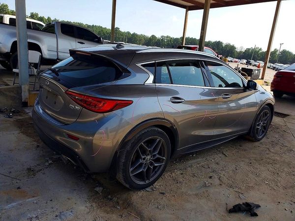 2017 INFINITI QX30