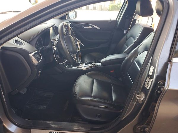 2017 INFINITI QX30