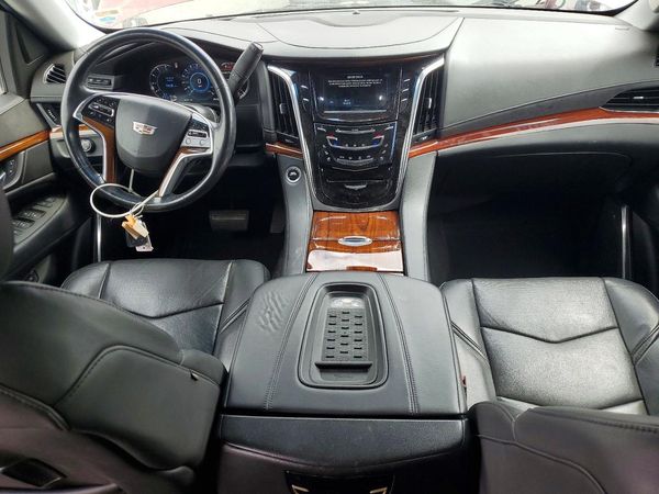 2016 CADILLAC ESCALADE Luxury