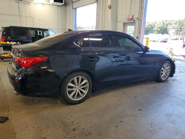 2015 INFINITI Q50