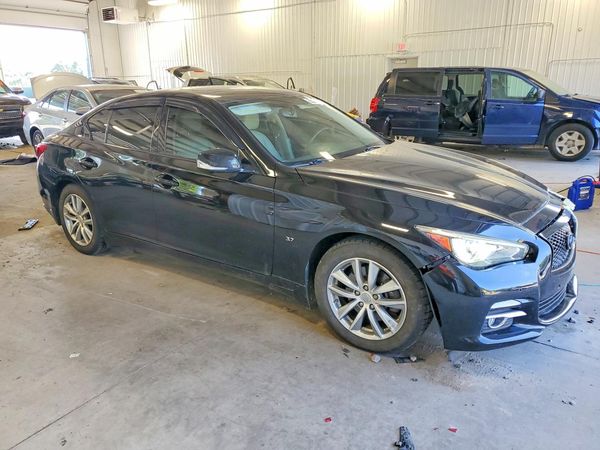 2015 INFINITI Q50