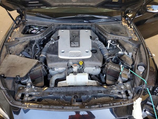 2015 INFINITI Q50