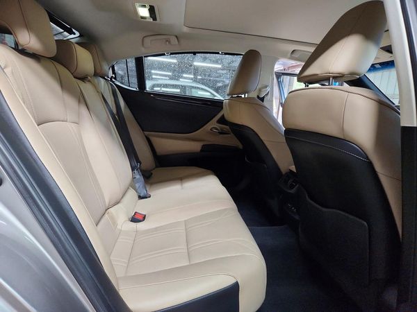 2020 LEXUS ES 350 Ultra Luxury