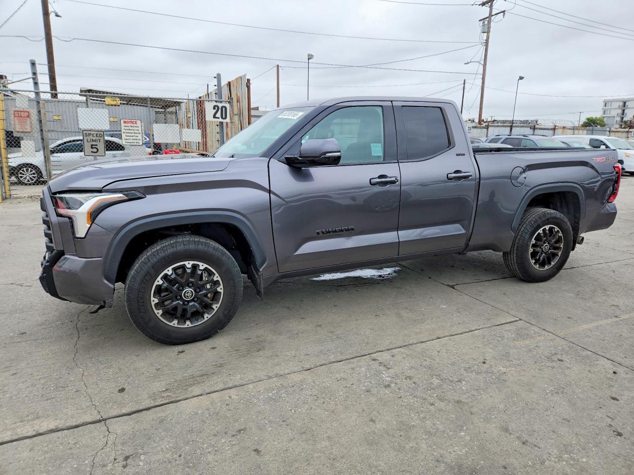 2022 TOYOTA TUNDRA SR5