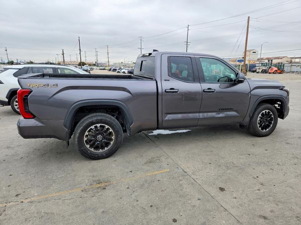 2022 TOYOTA TUNDRA SR5