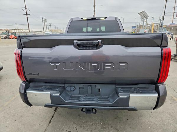 2022 TOYOTA TUNDRA SR5