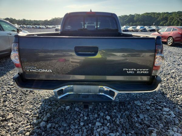 2015 TOYOTA TACOMA Delux Grade