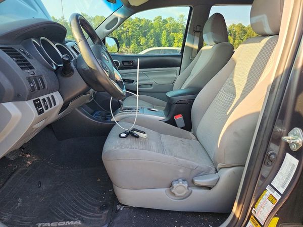 2015 TOYOTA TACOMA Delux Grade