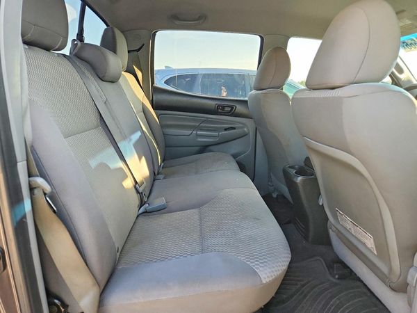 2015 TOYOTA TACOMA Delux Grade
