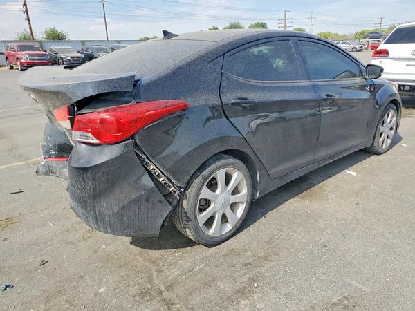 2013 HYUNDAI ELANTRA