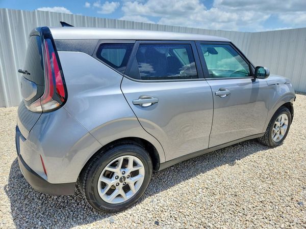 2024 KIA SOUL LX, S