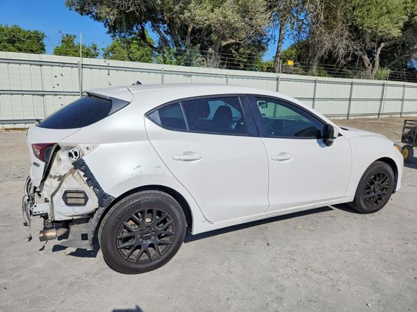 2015 MAZDA 3