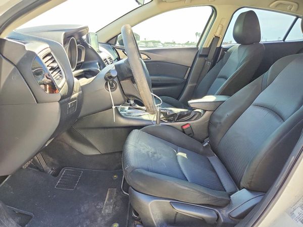 2015 MAZDA 3