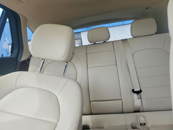 2017 MERCEDES-BENZ GLC
