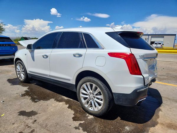 2017 CADILLAC XT5 Platinum
