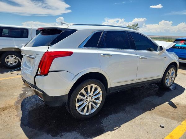 2017 CADILLAC XT5 Platinum