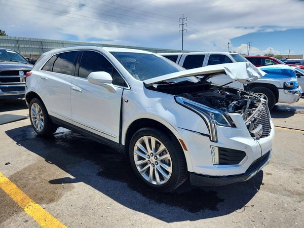 2017 CADILLAC XT5 Platinum