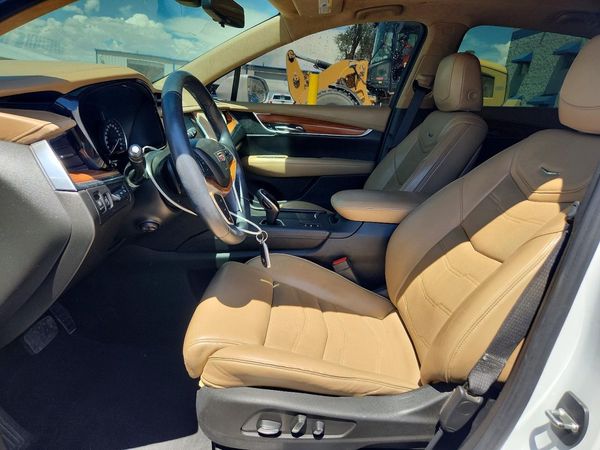 2017 CADILLAC XT5 Platinum