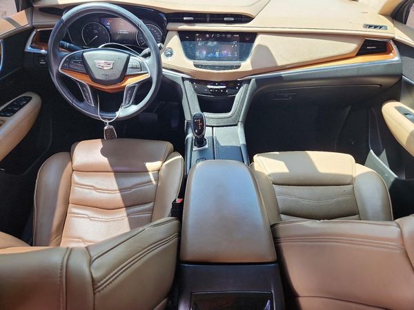 2017 CADILLAC XT5 Platinum