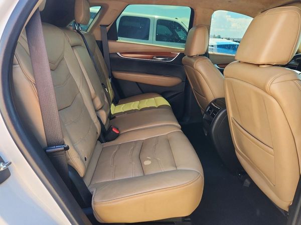 2017 CADILLAC XT5 Platinum