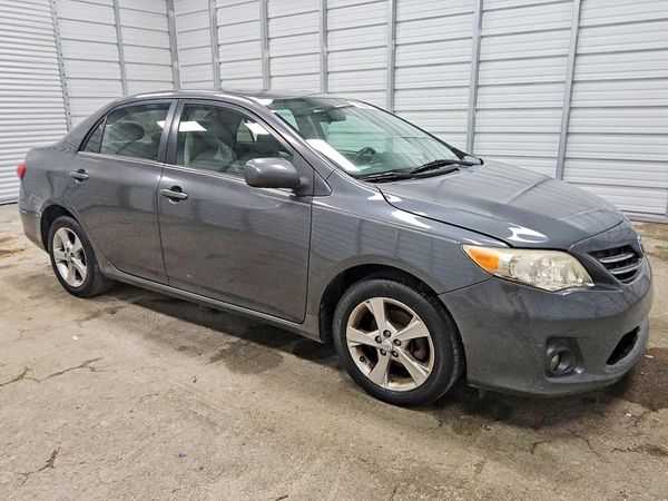2013 TOYOTA COROLLA