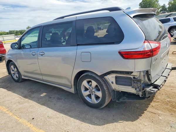 2019 TOYOTA SIENNA