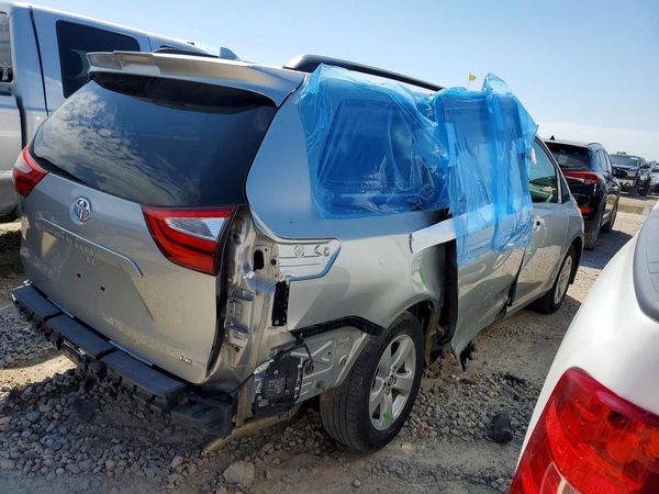 2019 TOYOTA SIENNA