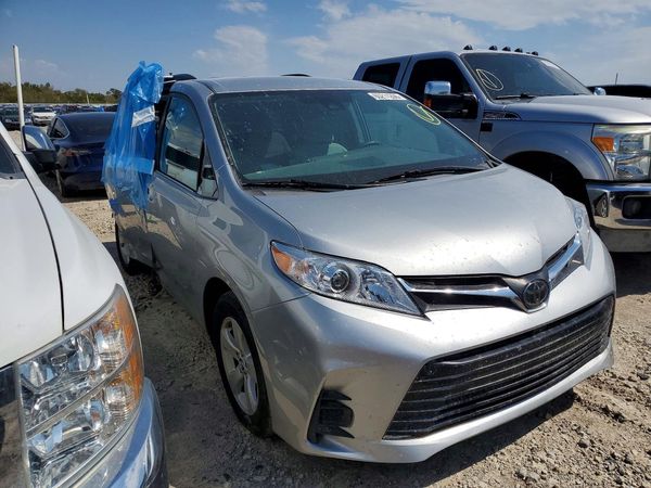 2019 TOYOTA SIENNA