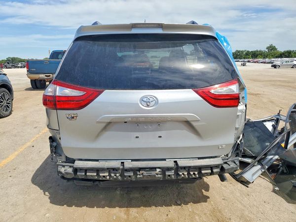 2019 TOYOTA SIENNA