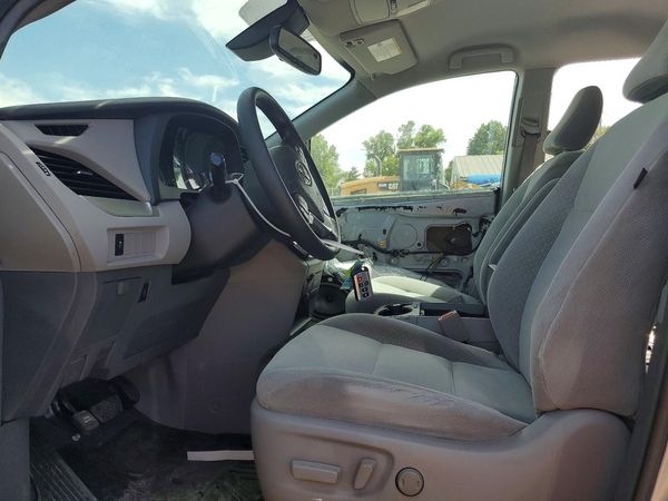 2019 TOYOTA SIENNA