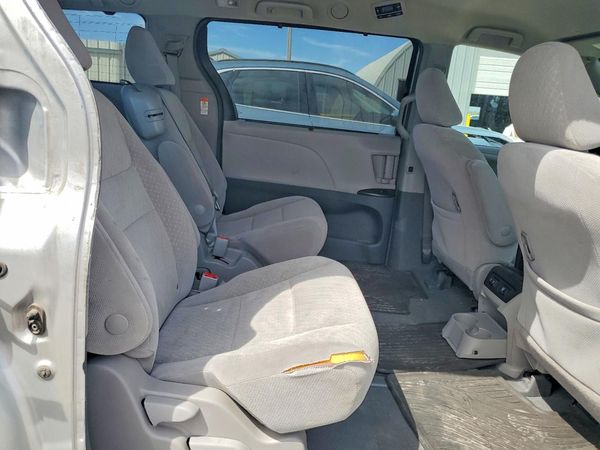 2019 TOYOTA SIENNA