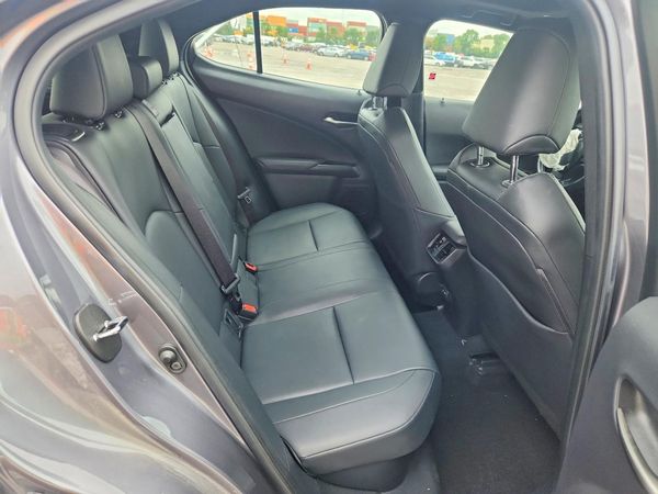 2021 LEXUS UX 250h Premium