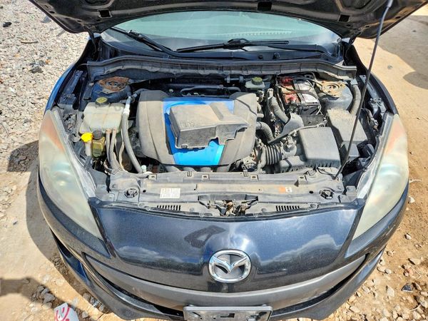2012 MAZDA 3 Touring/GS — Engine bay