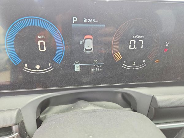 2025 HYUNDAI TUCSON SE