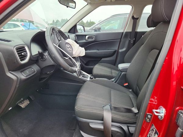 2025 HYUNDAI VENUE SEL, Limited