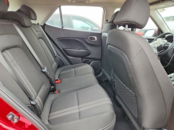 2025 HYUNDAI VENUE SEL, Limited