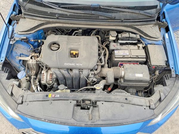 2017 HYUNDAI ELANTRA SE Base