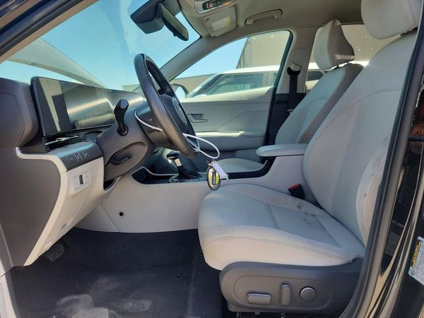 2024 HYUNDAI KONA SE