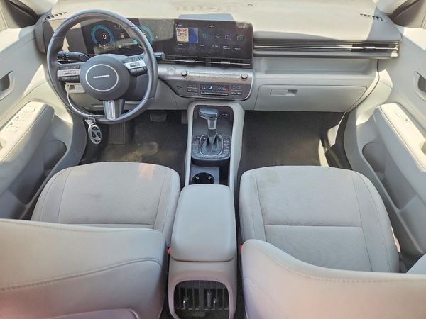 2024 HYUNDAI KONA SE