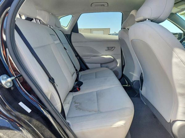 2024 HYUNDAI KONA SE