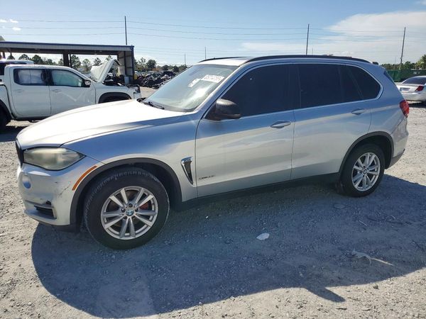 2015 BMW X5 xDrive35i — Front 3/4