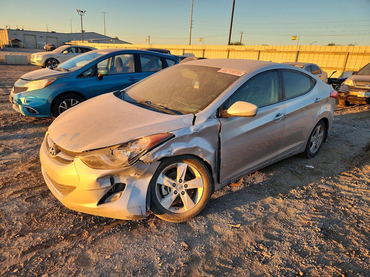 2013 HYUNDAI ELANTRA — Front 3/4