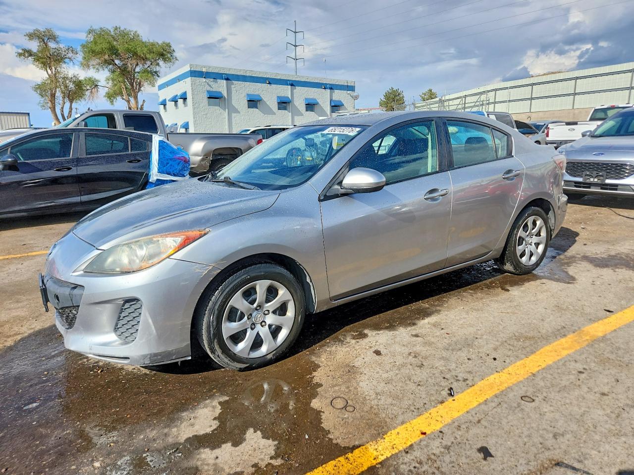 2013 MAZDA 3 SV/Base