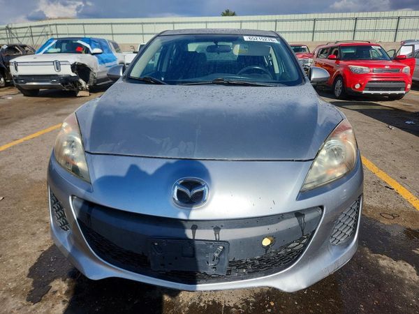 2013 MAZDA 3 SV/Base