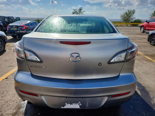 2013 MAZDA 3 SV/Base