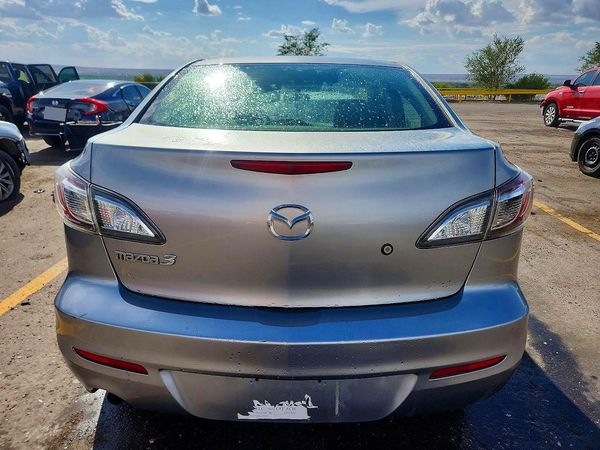 2013 MAZDA 3 SV/Base
