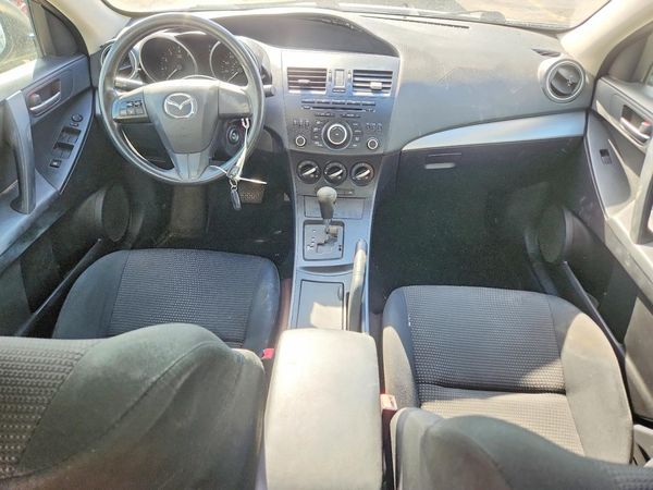 2013 MAZDA 3 SV/Base